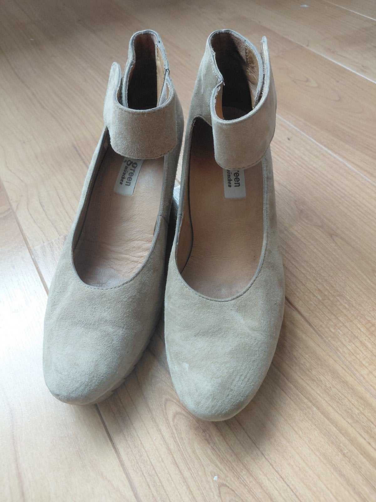 Paul Green München suède pumps met klittenband, maat 38., Pumps, Beige, Ophalen of Verzenden, Paul Green
