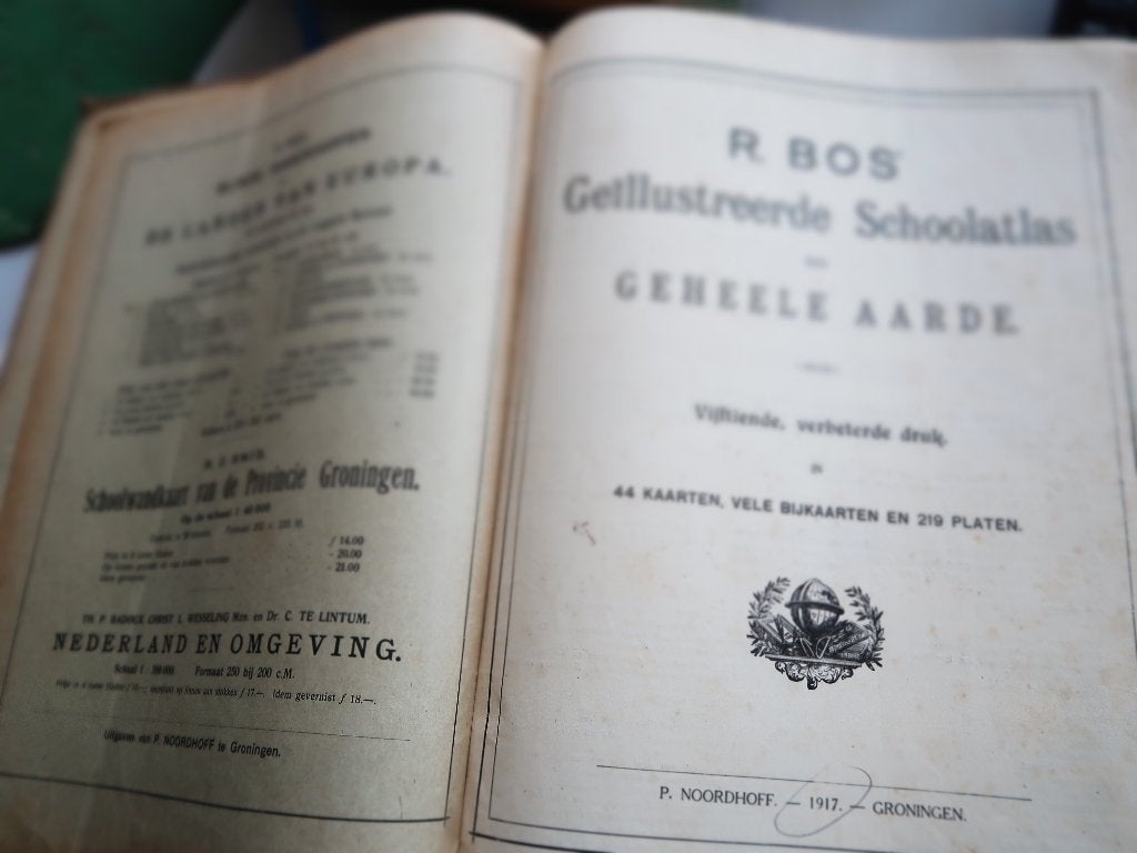 Atlas-geill.schoolatlas,geheele aarde r.bos,1917,15e druk, Gelezen, R.bos, Ophalen of Verzenden, Landkaart