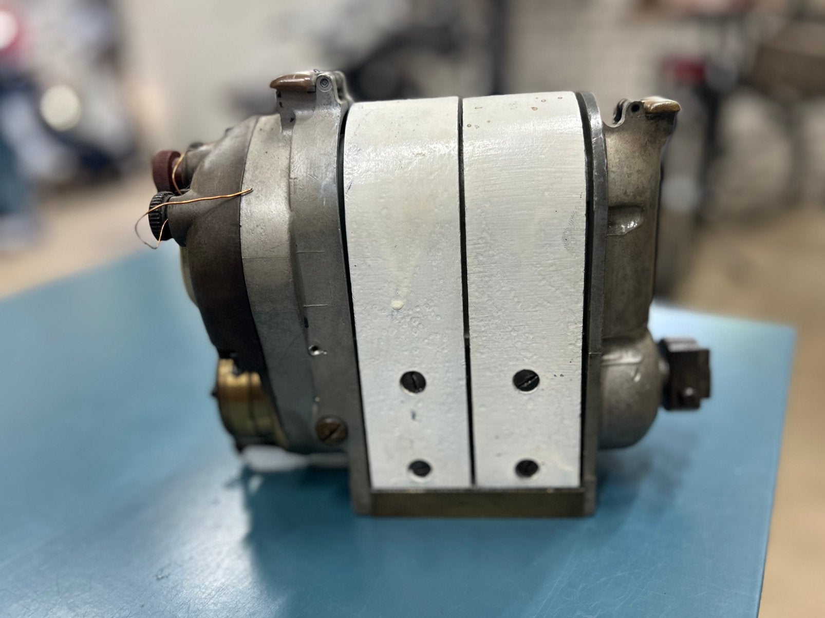 Lavalette 204 WL MAGNETO, 4 cylinder motor, prewar, Ophalen of Verzenden, Gebruikt, Oldtimer onderdelen
