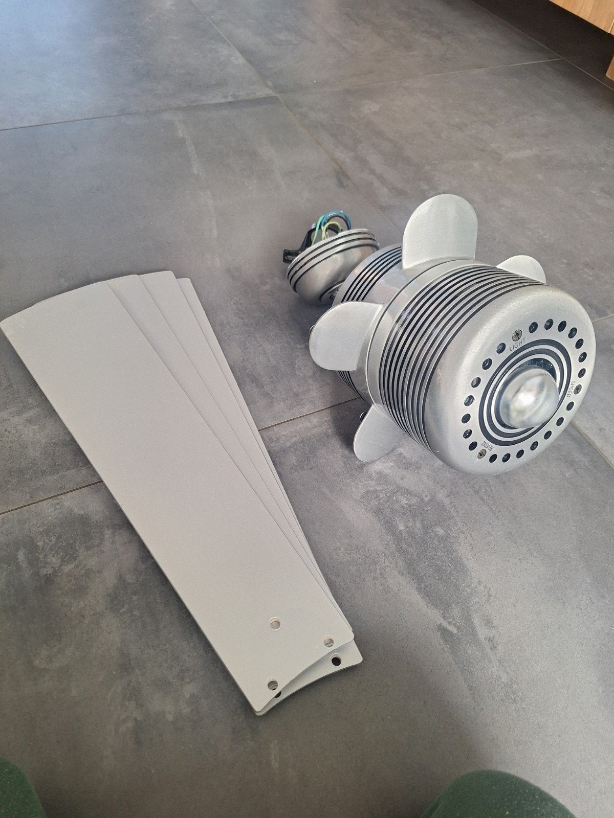 Plafondventilator met verlichting - Zilver/Wit, Overige merken, Gebruikt, Overige fittingen, Zilver