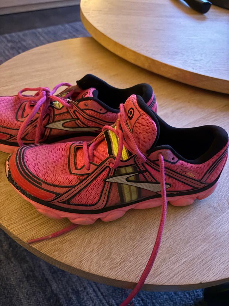 Roze Brooks PureFlow hardloopschoenen - Maat 38, Ophalen of Verzenden, Gedragen, Roze, Sportschoenen