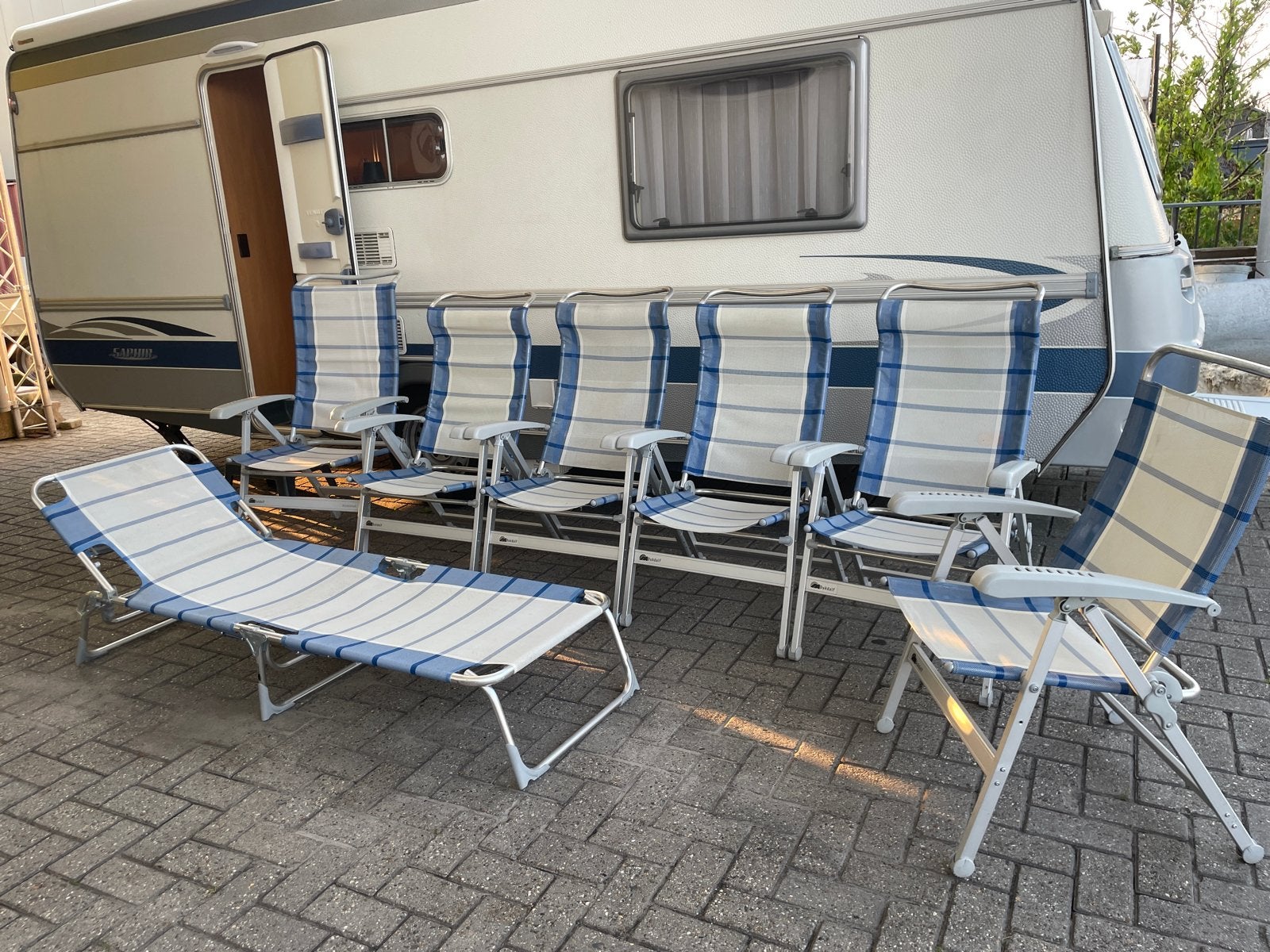 Dukdalf set van 6 campingstoelen 2 voetenbankjes en 1 ligbed, Ophalen, Gebruikt