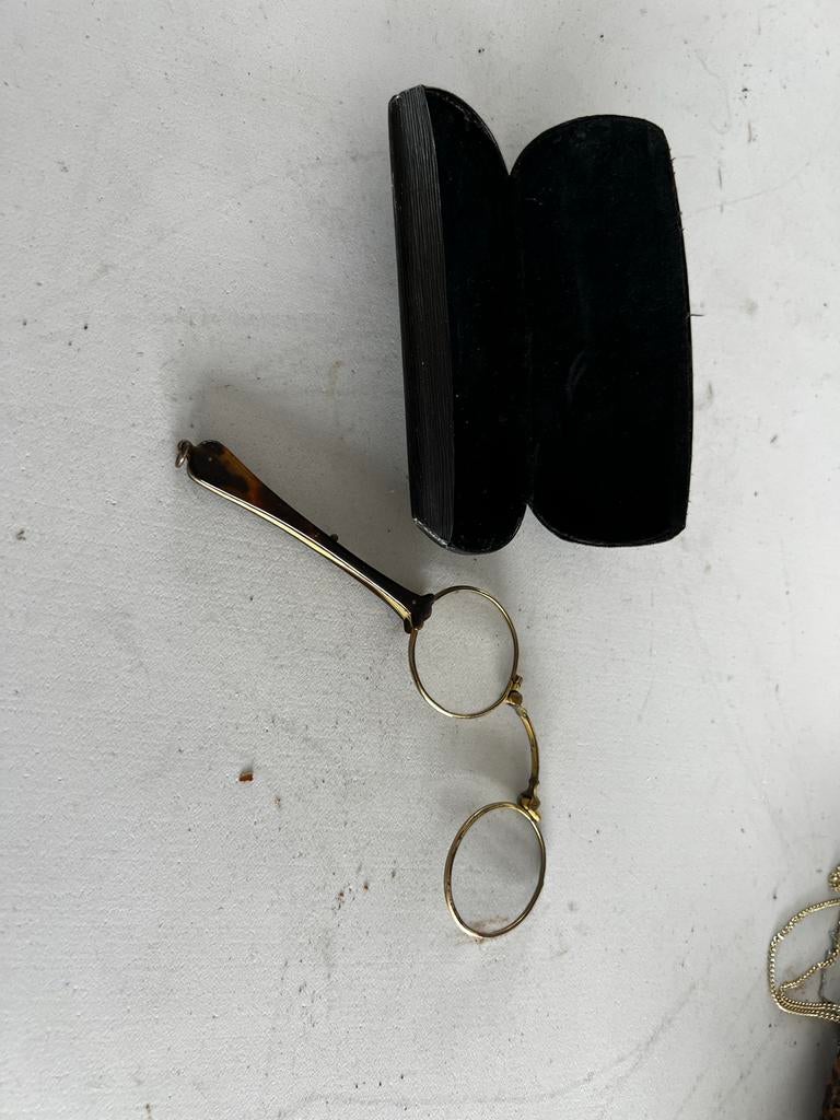 Antieke lorgnet bril met schildpad handvat en etui, Sieraden, Tassen en Uiterlijk, Broches, Ophalen of Verzenden, Zo goed als nieuw