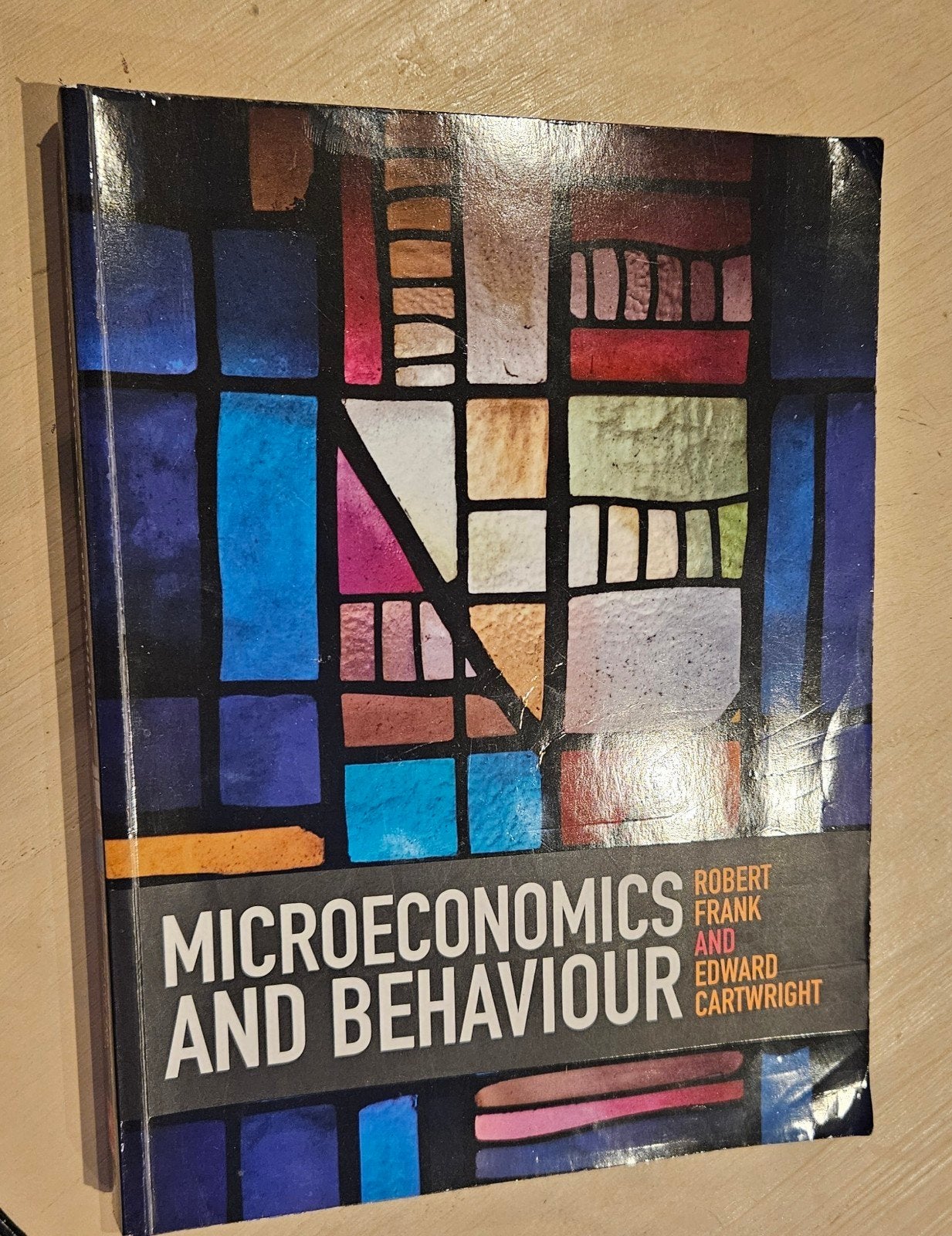 Microeconomics& Behaviour - Robert Frank & Edward Cartwrig, Boeken, Ophalen of Verzenden, Zo goed als nieuw, Economie en Marketing