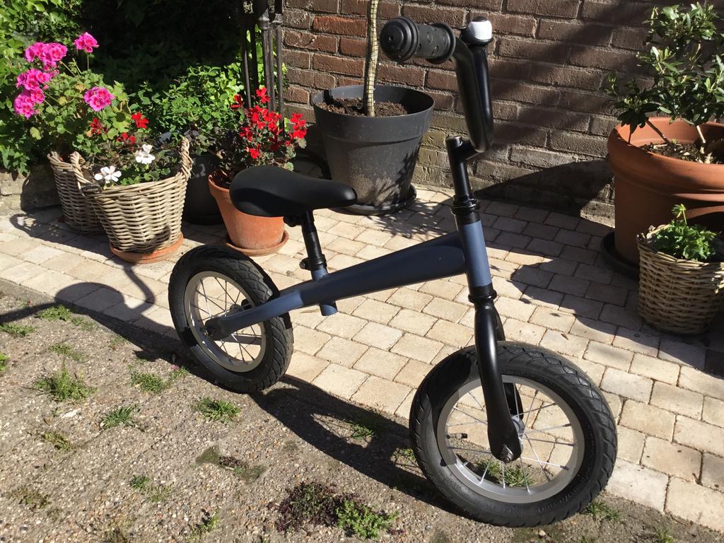 Loopfiets Loekie  ZGAN 16 inch - Blauw/zilver/zwart., Ophalen, Zo goed als nieuw, Loopfiets