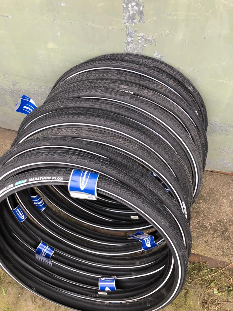Nog 3 nieuwe Schwalbe Marathon Plus fietsbanden 37-622, Band, Ophalen of Verzenden, Rubber, Nieuw