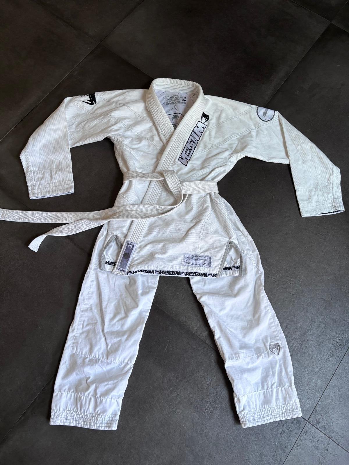 Venum Elite Light 3.0 BJJ Gi - Wit (Maat A4), Groter dan maat XL, Vechtsportpak, Ophalen of Verzenden, Zo goed als nieuw