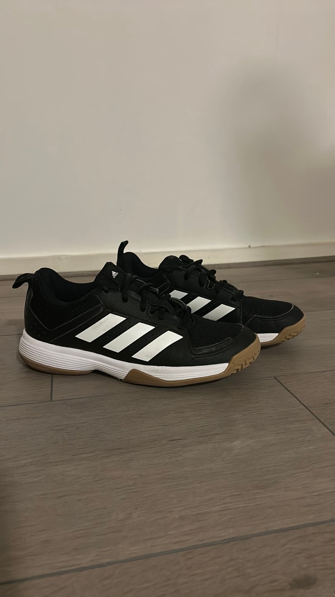 Adidas Ligra 7 Indoor Shoes maat 38, Kleding | Dames, Schoenen, Ophalen, Gedragen, Sportschoenen, Zwart