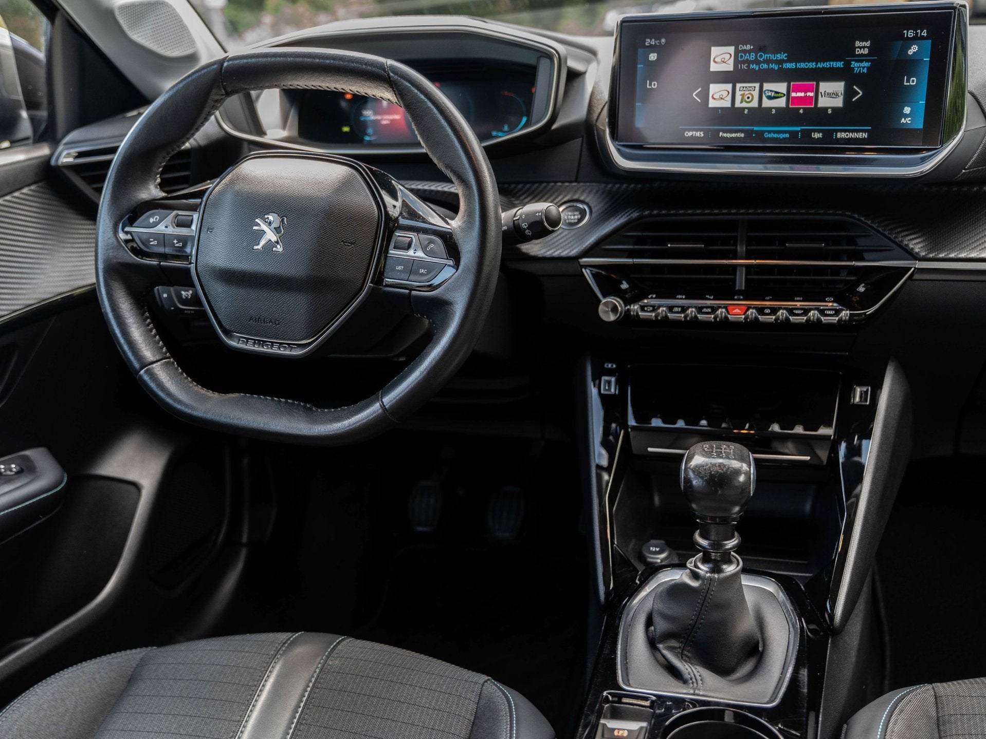 Peugeot 208 1.2 PureTech GT | 3D i-Cockpit | APPLE CARPLAY |, Voorwielaandrijving, 101 pk, Euro 6, Leder en Stof