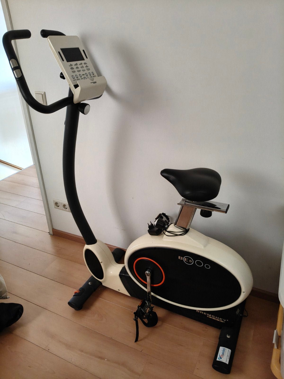 Hometrainer met defect scherm - gratis af te halen in Elst, Ophalen, Gebruikt, Hometrainer