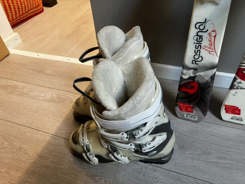 Skilatten en skischoenen, Sport en Fitness, 140 tot 160 cm, Gebruikt, Rossignol, Schoenen