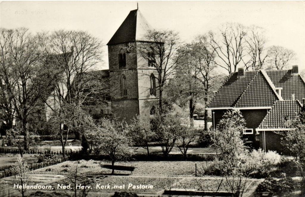 Hellendoorn, Ned. Herv. Kerk met Pastorie - ongelopen, Ophalen of Verzenden, 1960 tot 1980, Ongelopen, Overijssel