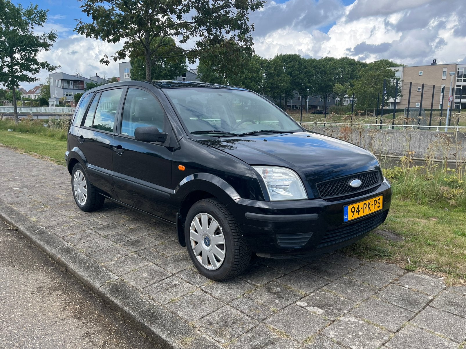 Ford Fusion 1.4 16V 2004 trekhaak NIEUWE APK TOT 11-10-2027!, Auto's, Voorwielaandrijving, 15 km/l, 40 €/maand, Zwart