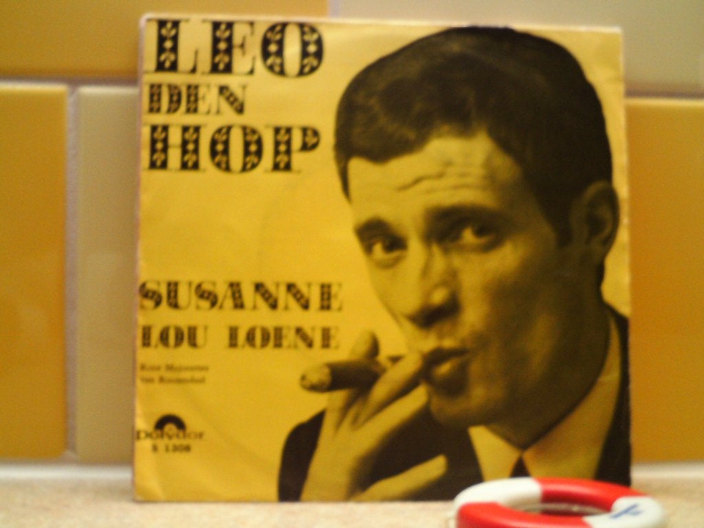 leo den hop - oh susanne /// lou loene   20o, Cd's en Dvd's, 7 inch, Ophalen of Verzenden, Zo goed als nieuw, Beschermende buitenhoes