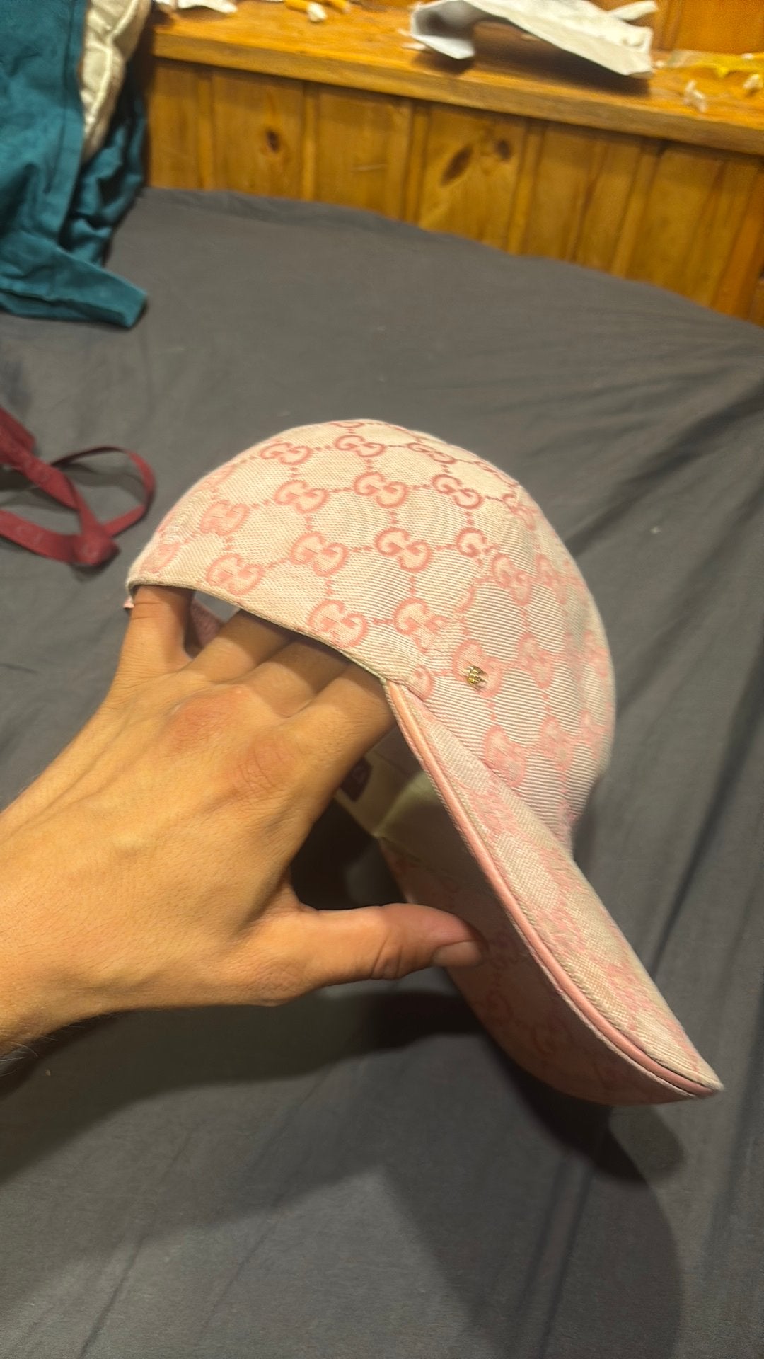 Orginele roze gucci pet maat L met bon, Ophalen, Zo goed als nieuw