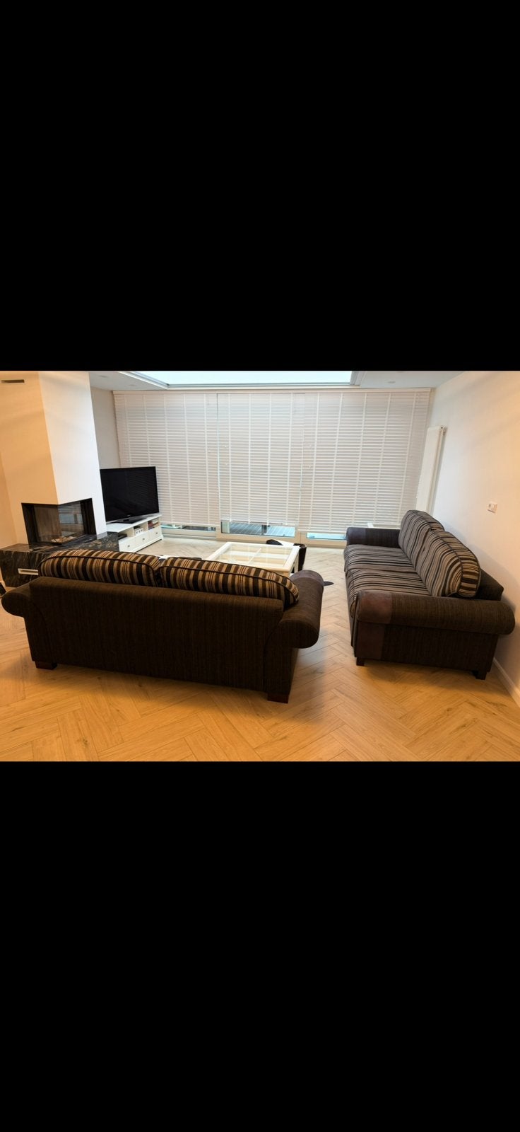 Te koop twee mooie Comfortabele gestreepte 3&4 personen bank, Ophalen of Verzenden, Zo goed als nieuw, Stof