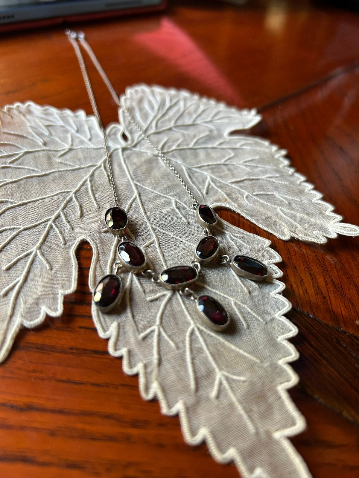 HEEL MOOI ZILVER ANTIEK ART DECO COLLIER + ALMANDIEN GRANAAT, Ophalen of Verzenden, Zilver, Ketting, Met edelsteen