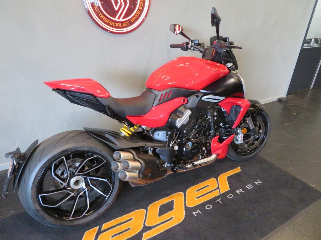 Ducati Diavel V4 NIEUWSTAAT HISTORIE, Motoren, Motoren | Ducati, Bedrijf, 1158 cc, Naked bike