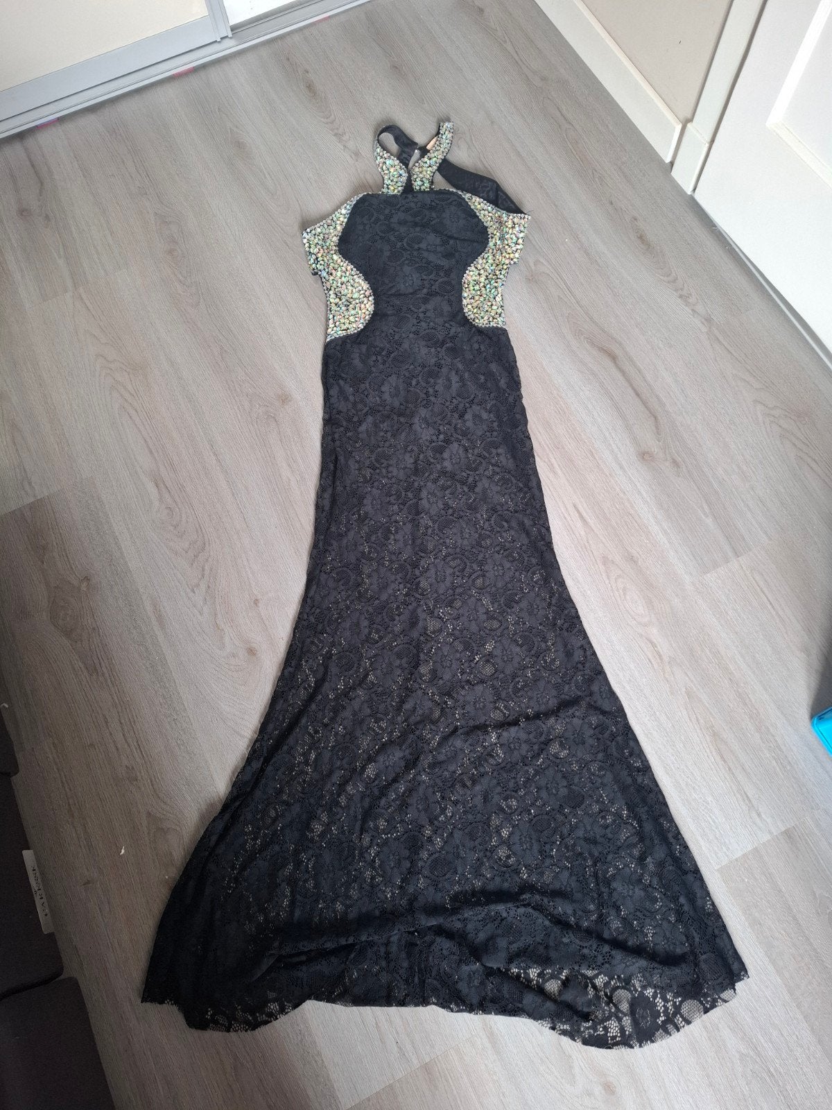 Zwarte kanten avondjurk met strass steentjes, Ophalen, Zwart, Maat 42/44 (L), Zo goed als nieuw