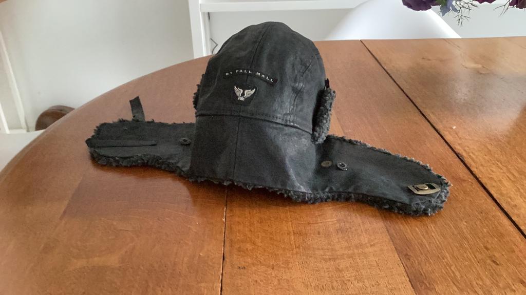 PILOTENCAP by Pall Mall, NIEUW, warm en van LEER  € 19,95, Ophalen, Gedragen, One size fits all, Pet
