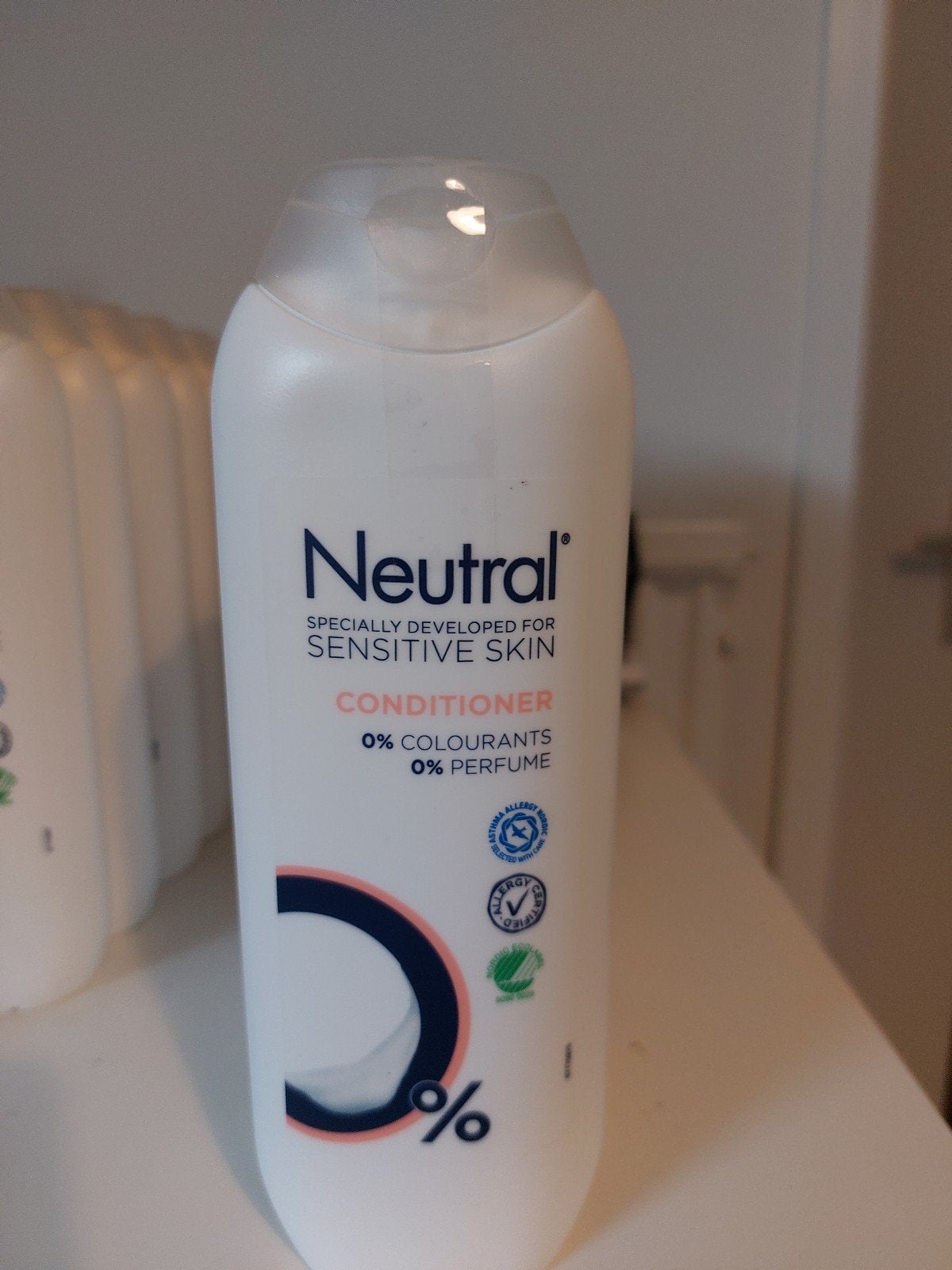 te koop neutral shampoo + conditioner, Ophalen of Verzenden, Nieuw, Bad & Douche