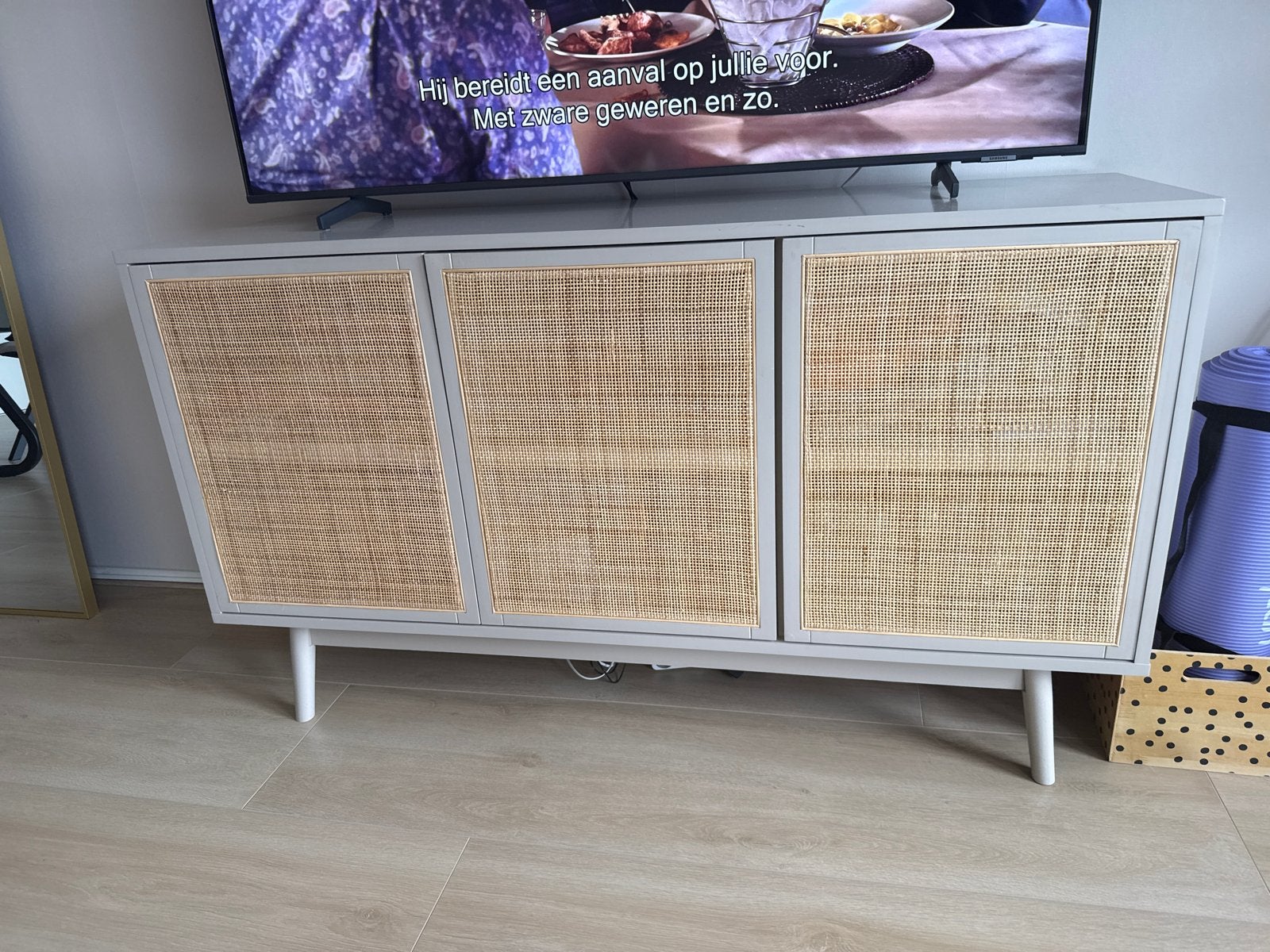 Kwantum TV-meubel met rotan deuren - 140x43x80 cm, Huis en Inrichting, Ophalen, Gebruikt, 100 tot 150 cm, Minder dan 100 cm