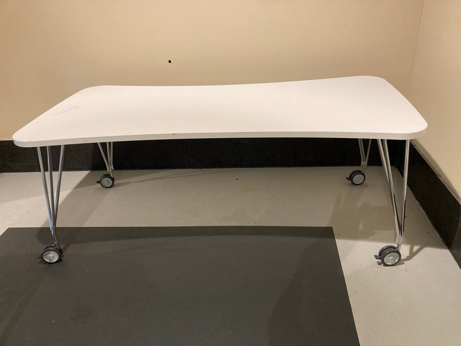 Verrijdbare Tafel met Rem op Wieltjes - 190x90 cm, Ophalen, Gebruikt, 50 tot 100 cm, 150 tot 200 cm