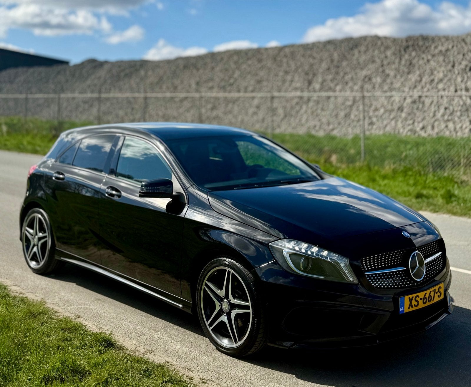 Mercedes-Benz A200 AMG Automaat 2014 Zeer nette staat 174KM, Auto's, Mercedes-Benz, Zwart, 1595 cc, Particulier, Geïmporteerd