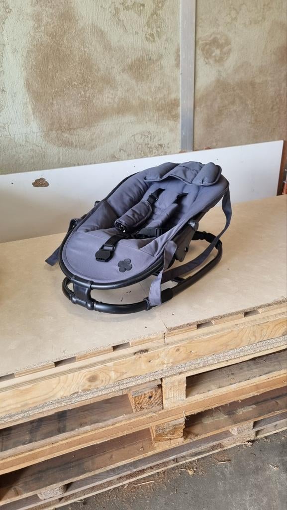 Comfortabele grijze wipstoel met gordel, Kinderen en Baby's, Wipstoeltjes, Gebruikt, Verstelbaar, Wipstoel, Ophalen