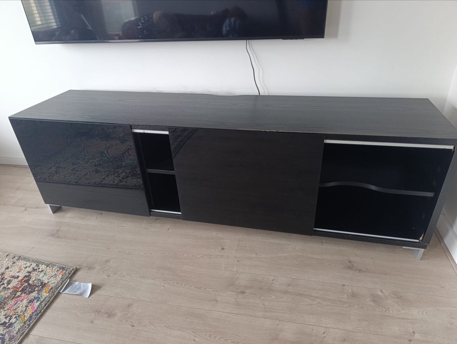 Zwart TV-meubel met schuifdeuren, Huis en Inrichting, Ophalen, Gebruikt, 150 tot 200 cm, Minder dan 100 cm