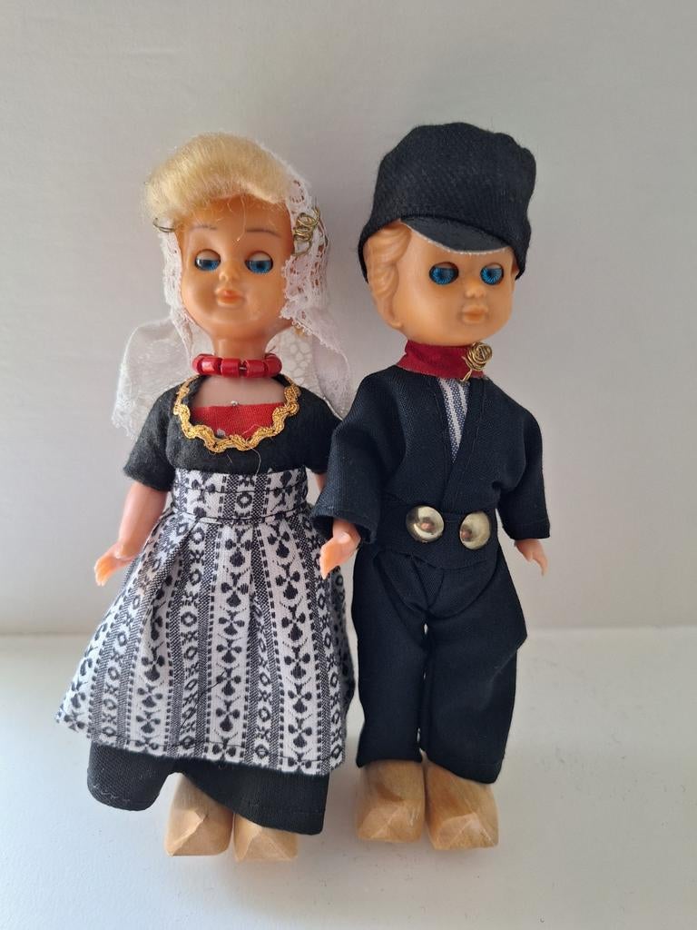 Walcheren klederdracht poppen - set van twee, Verzamelen, Ophalen of Verzenden, Gebruikt, Pop