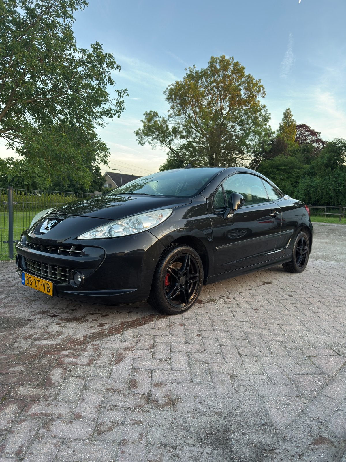 NIEUWE APK | Peugeot 207 1.6 16V CC 110KW 2007 Zwart, Voorwielaandrijving, 4 cilinders, Cabriolet, 4 stoelen