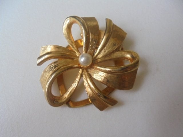 Vintage sjaal klem goudkleur met parel, Sieraden, Tassen en Uiterlijk, Overige materialen, 4 tot 7 cm, Ophalen of Verzenden, Zo goed als nieuw