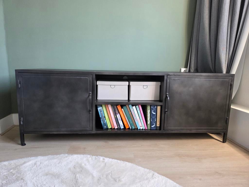 Zwart metalen tv meubel, Ophalen, Gebruikt, 150 tot 200 cm, Minder dan 100 cm