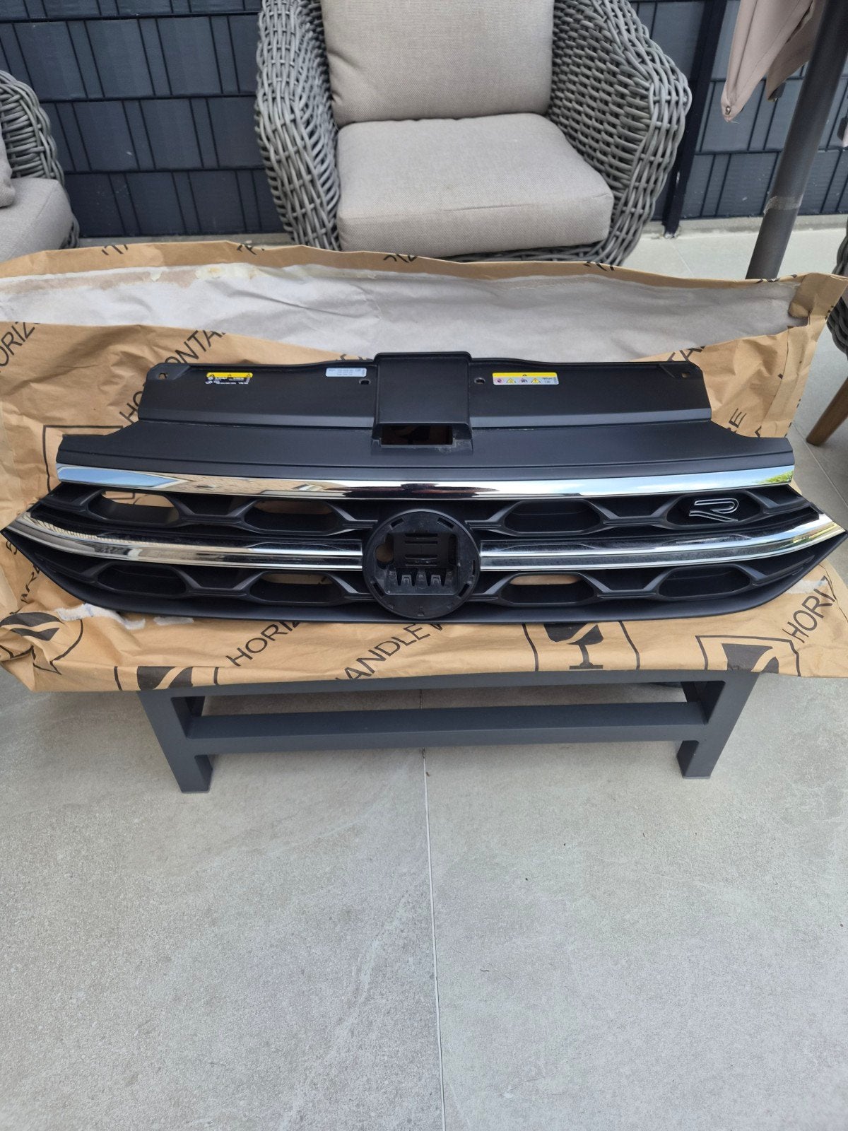 Originele VW T-Roc R-Line Grill 2024 Zo goed als nieuw, Ophalen, Nieuw, Bumper, Volkswagen