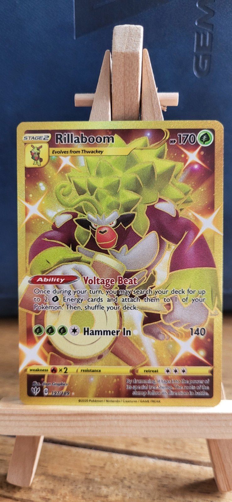 Pokémon TCG Rillaboom VMAX Gold Secret Rare 197/189, Ophalen of Verzenden, Zo goed als nieuw, Losse kaart, Foil