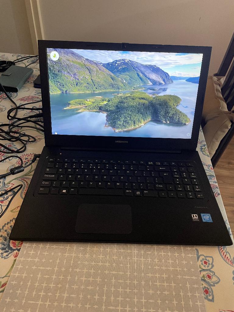 Medion S6219 laptop te koop, Computers en Software, Windows Laptops, Zo goed als nieuw, 15 inch, SSD, Minder dan 2 Ghz, 4 GB, Qwerty
