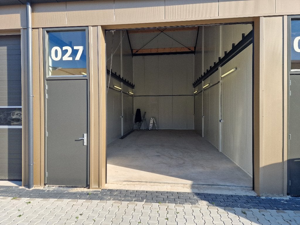 Te huur loods bedrijfsruimte Scharnegoutum stalling ( Sneek), 58 m², Huur, Bedrijfsruimte