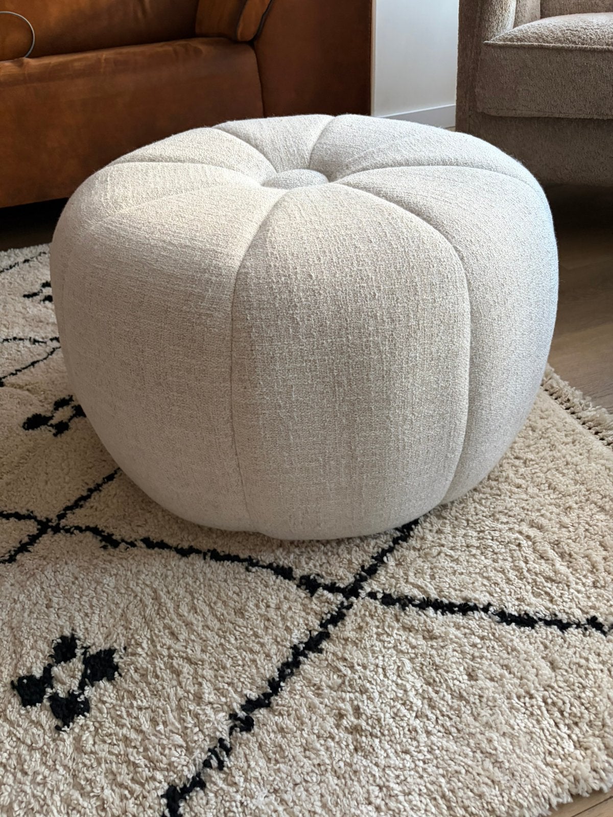 Gloednieuwe Rivièra Maison Falcone Poef Chenille Glossy Flax, Ophalen, Zo goed als nieuw, Rond, Stof