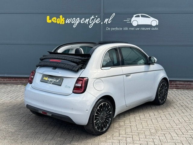Fiat 500 C e La Prima 42 kWh Cabrio by Bocelli *6.100 km, Gebruikt, Cabriolet, 4 stoelen, Wit