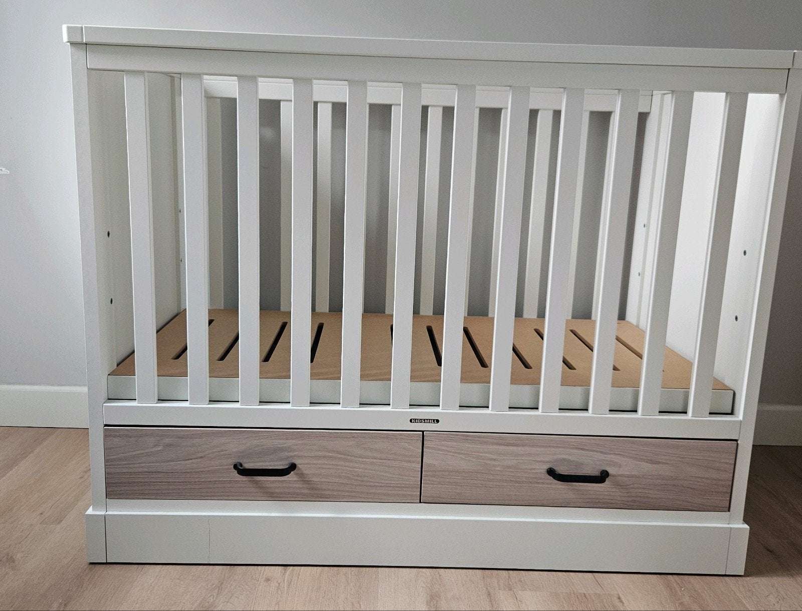 Kidsmill ledikant met lades - Zo goed als nieuw, Kinderen en Baby's, Babywiegjes en Ledikanten, Ophalen of Verzenden, Zo goed als nieuw