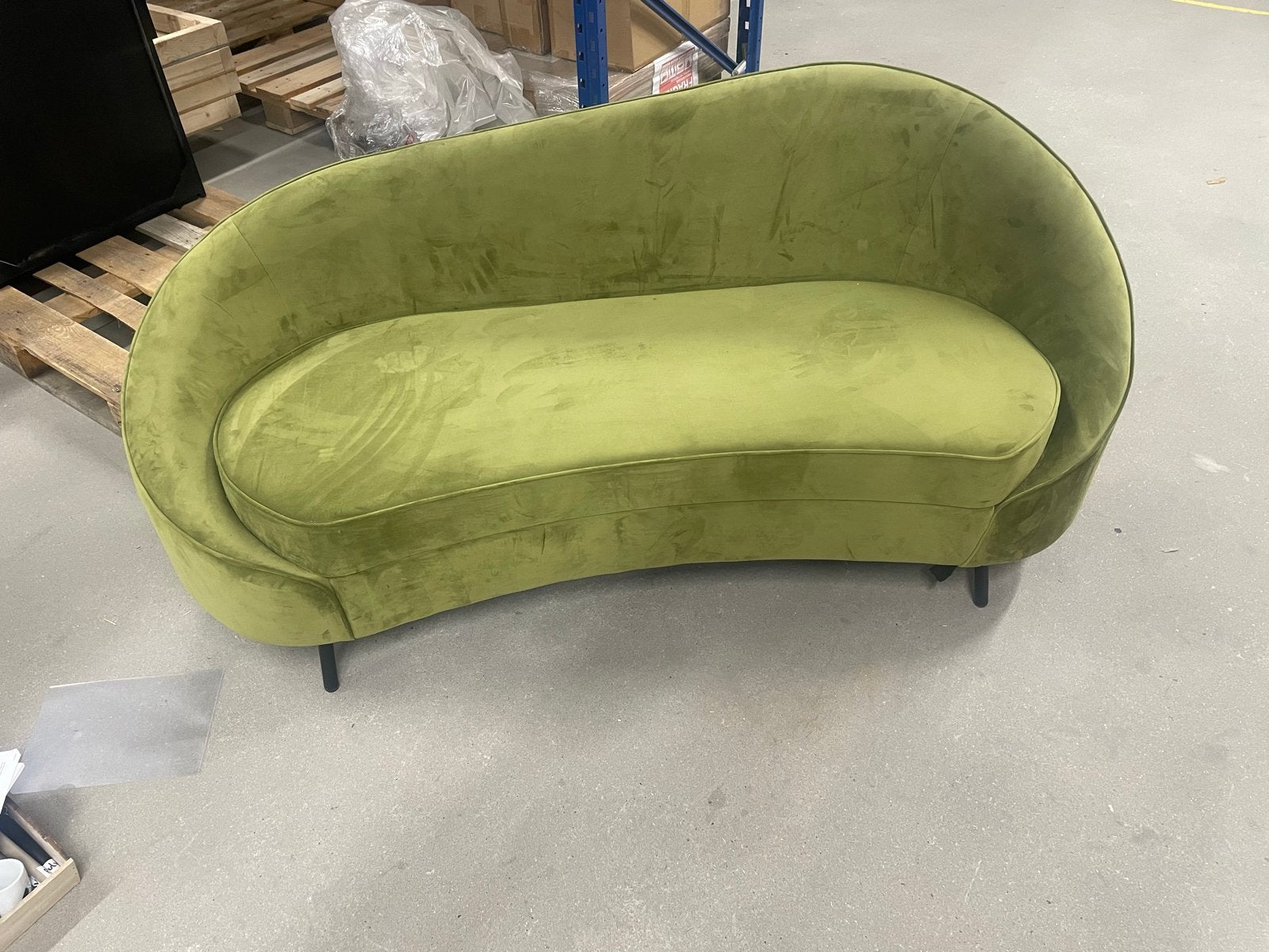 Stijlvolle groene fluwelen bank - Zo goed als nieuw, Ophalen, 150 tot 200 cm, Tweepersoons, 75 tot 100 cm