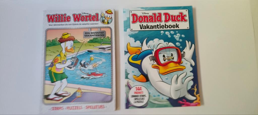 Donald Duck Vakantieboek & Willie Wortel Vakantieboek, Meerdere stripboeken, Ophalen of Verzenden, Zo goed als nieuw, Walt Disney