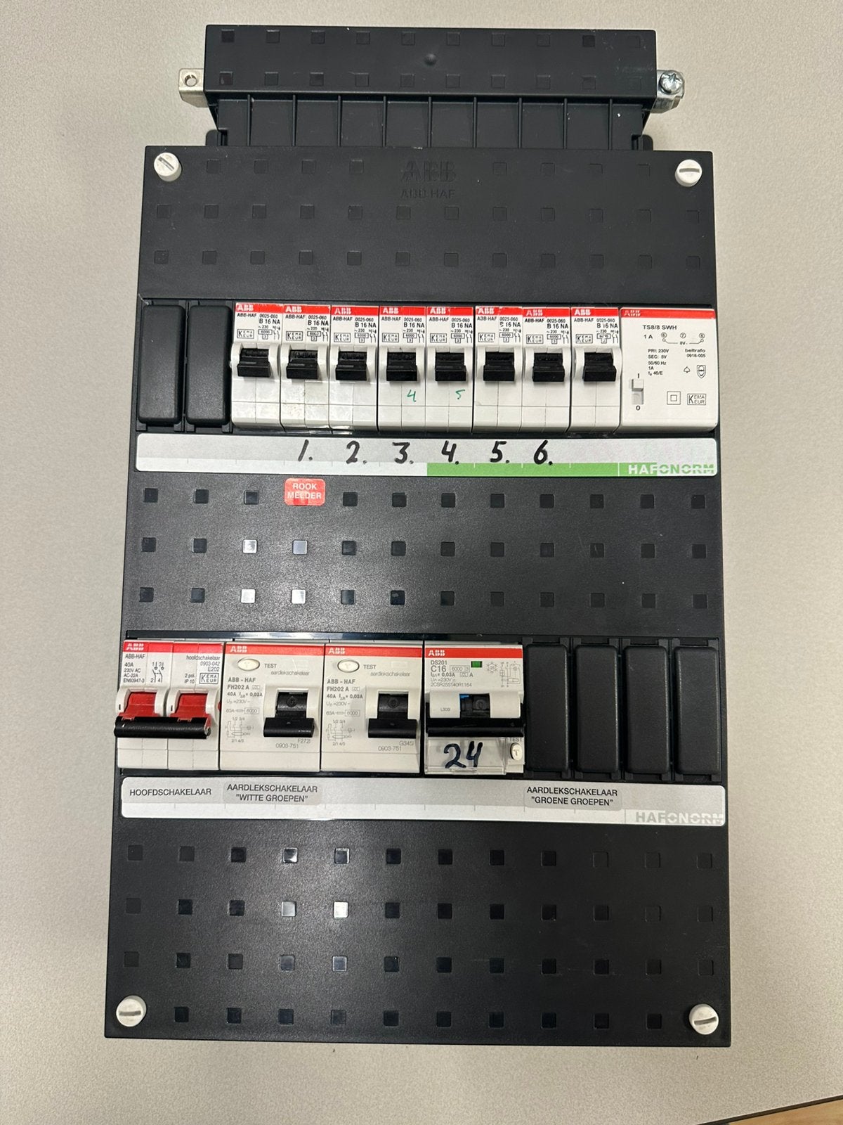 ABB groepenkast 1-fase 8 groepen beltrafo aardlekautomaat, Gebruikt, Ophalen of Verzenden, Abb, Abb