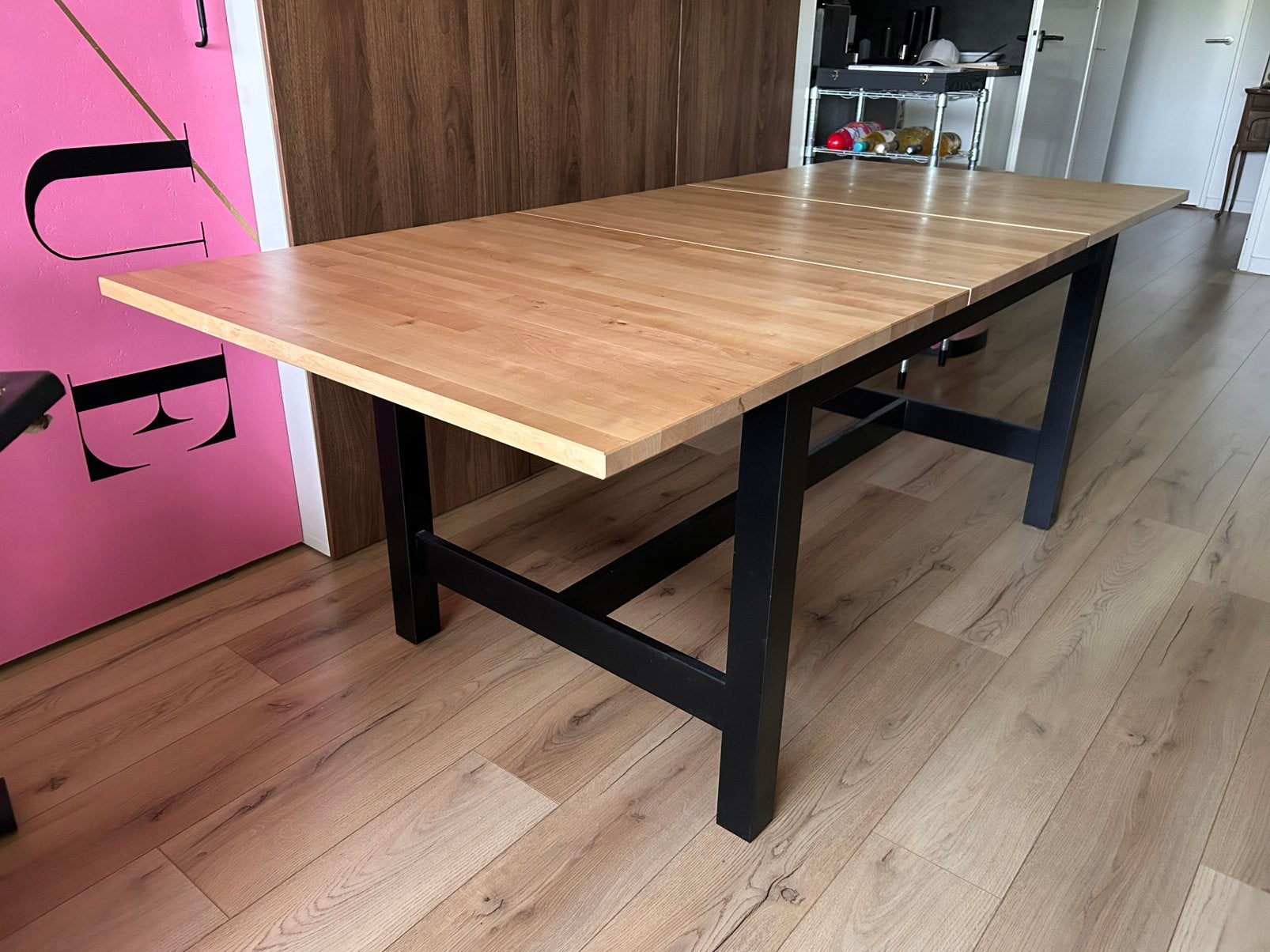 Robuuste houten eettafel IKEA, uittrekbaar, Huis en Inrichting, Tafels | Eettafels, Ophalen, 50 tot 100 cm, Zo goed als nieuw