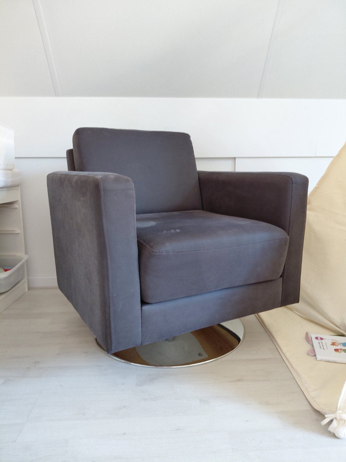 Comfortabele draaibare fauteuil - Donkergrijs, Huis en Inrichting, Fauteuils, Ophalen, Modern, Comfortabel, Gebruikt, 75 tot 100 cm