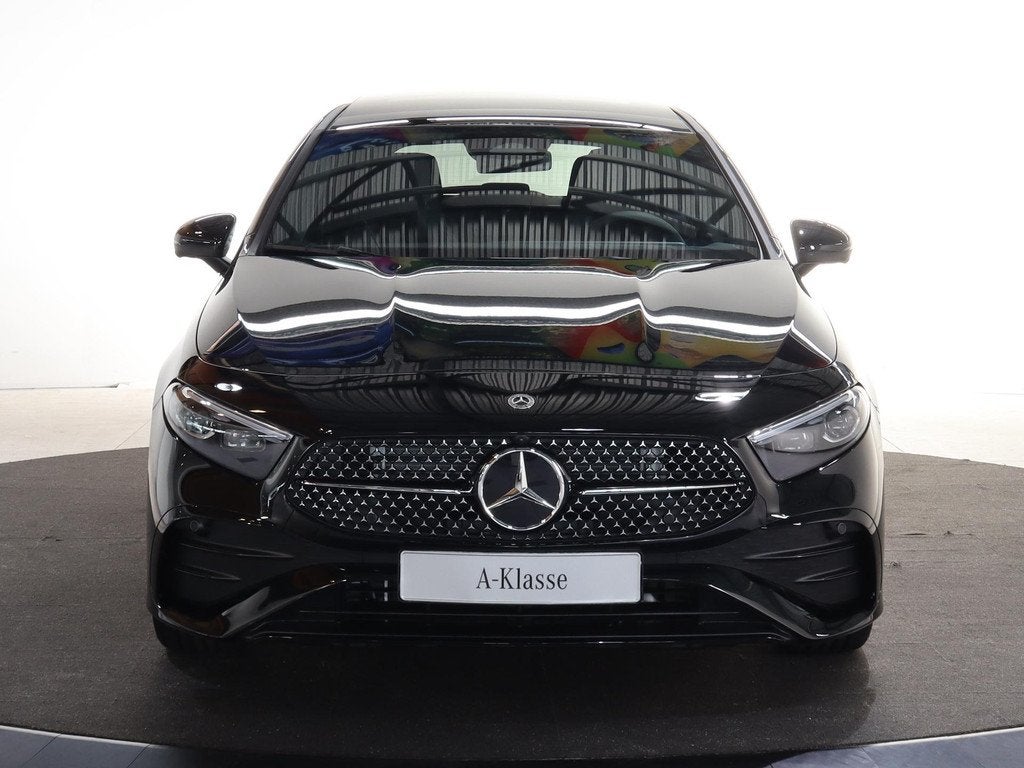 Mercedes-Benz A-klasse 180 Business Solution AMG | Panoramas, Auto's, Mercedes-Benz, 136 pk, 4 cilinders, Zwart, Origineel Nederlands