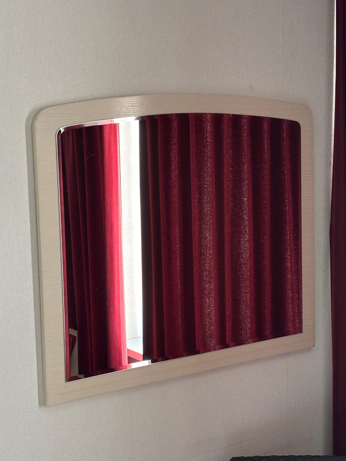 Foto 6 van Licht eiken 2 p-bed+ombouw, kast, spiegel, dressoir