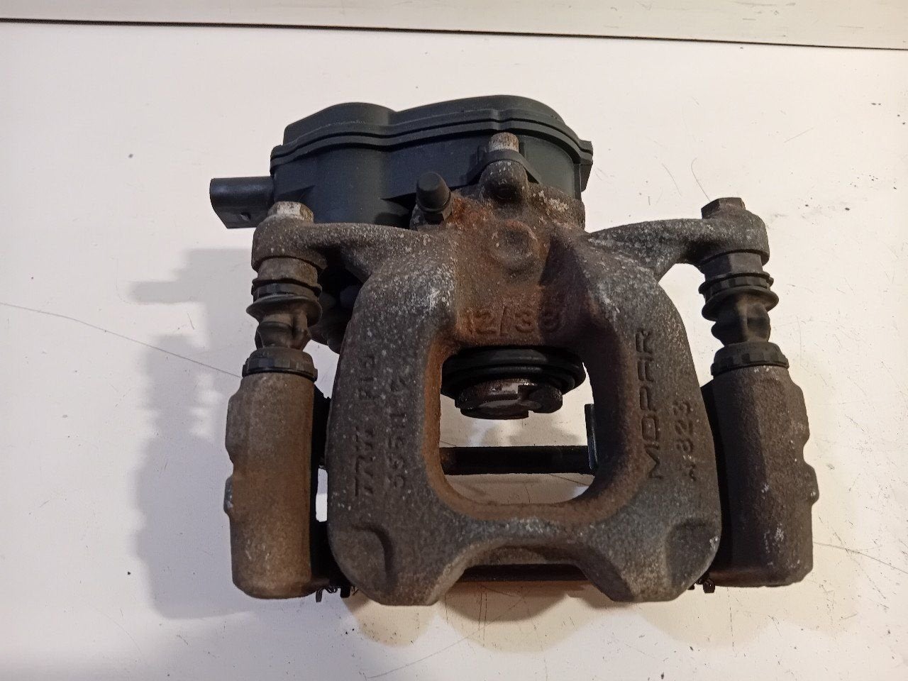 Remklauw rechts achter Fiat 500X, Onderdelen@venauto.nl, Van der Ven Autorecycling B.V., Gebruikt, Ettenseweg 76, 4706 PB Roosendaal, The Netherlands