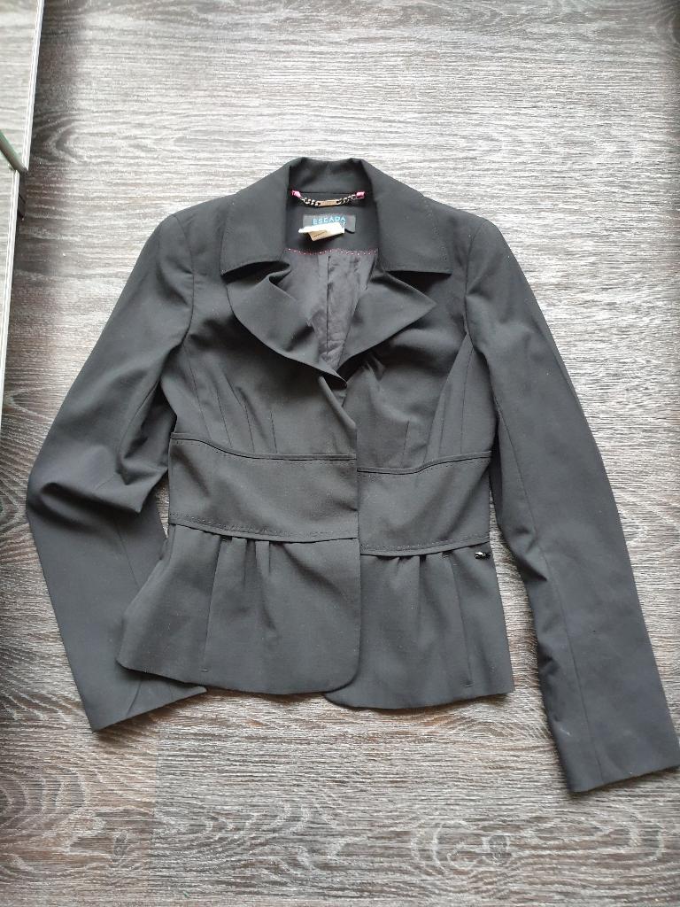 Schitterend zwart jasje blazer Escada - S, Kleding | Dames, Jasjes, Kostuums en Pakken, Zwart, Escada, Ophalen of Verzenden, Zo goed als nieuw